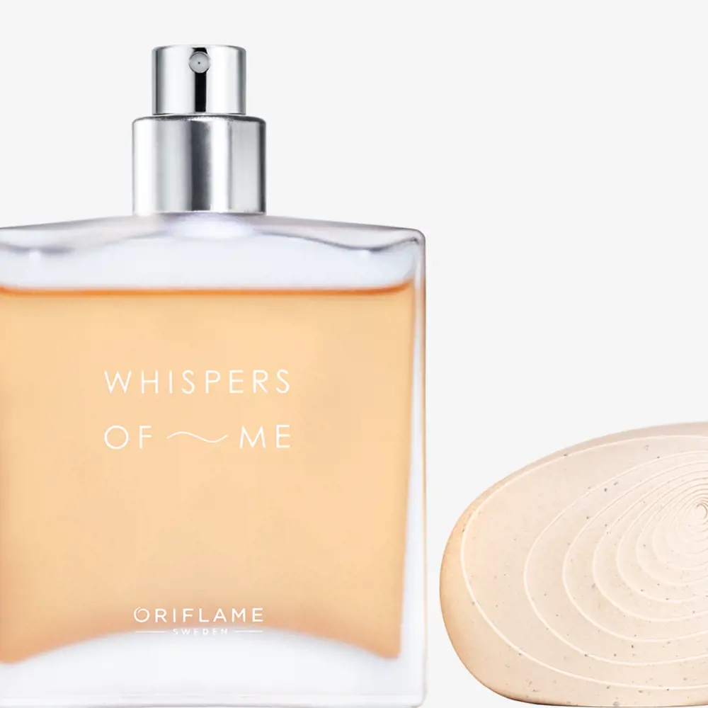 عطر Whispers Of Me اوریفلیم 50 میلیلیتر با رایحه گلی، میوهای و مُشکی